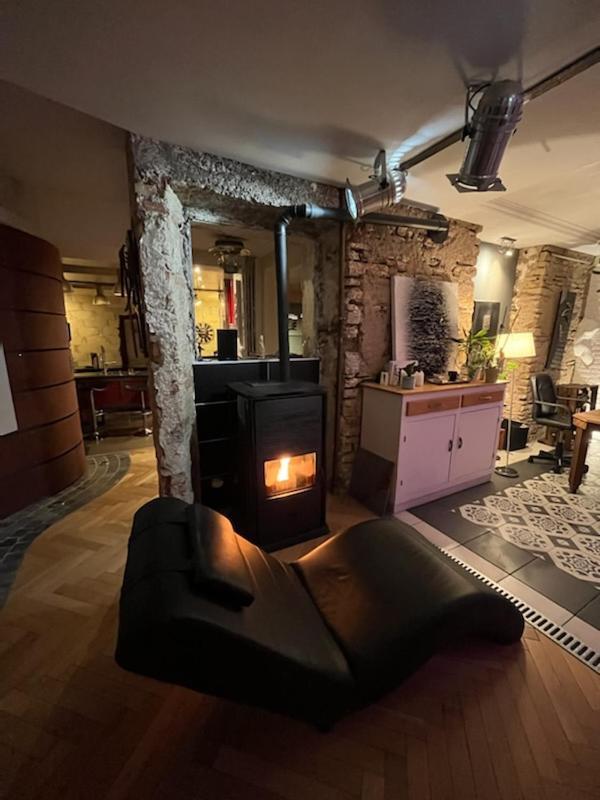 L'Appartement - Chambre Avec Salle De Bains Et Wc Dans Une Galerie D'Art Montbéliard Zewnętrze zdjęcie