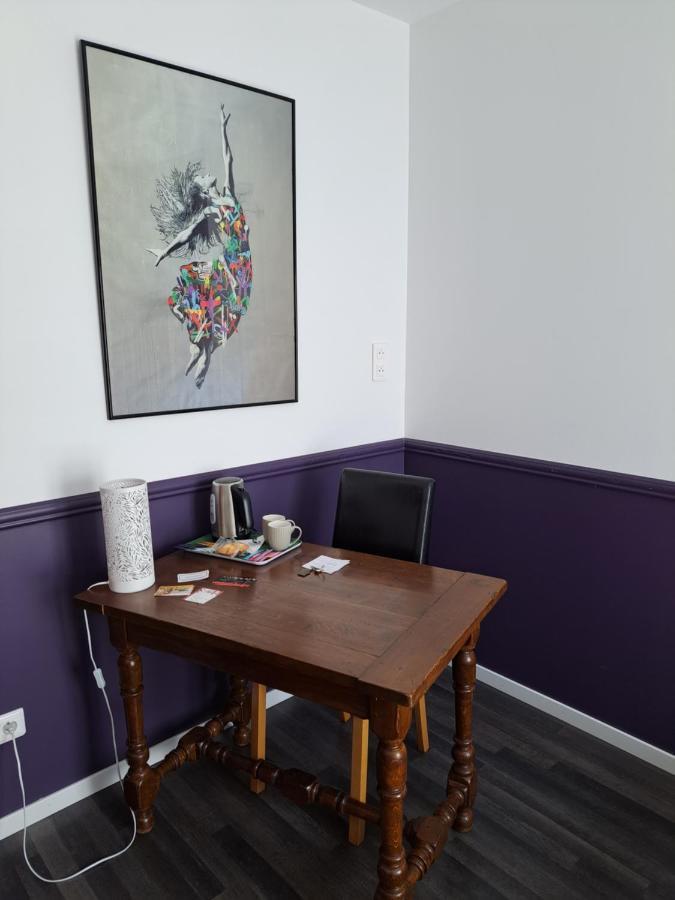 L'Appartement - Chambre Avec Salle De Bains Et Wc Dans Une Galerie D'Art Montbéliard Zewnętrze zdjęcie